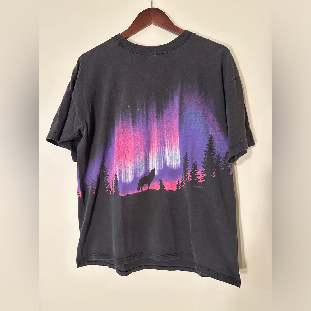 Vintage Rare Habitat Aurora northern Lights  wolf night wrap Faded black T-shirt